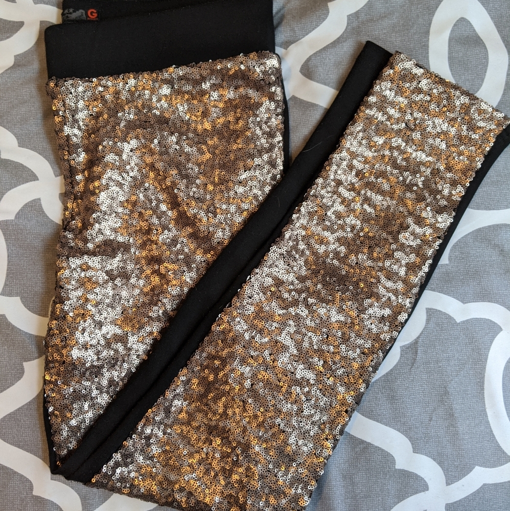3 for $30❗GUESS gold sequin leggings